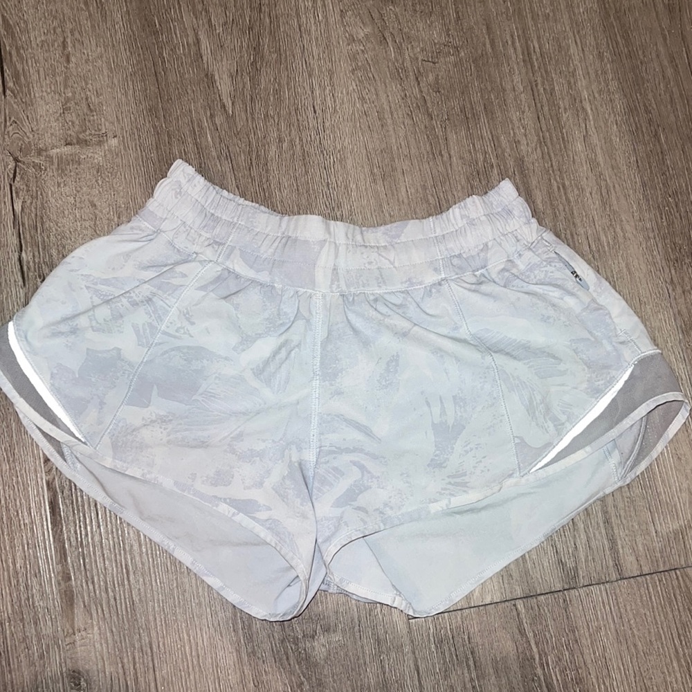White lululemon shorts